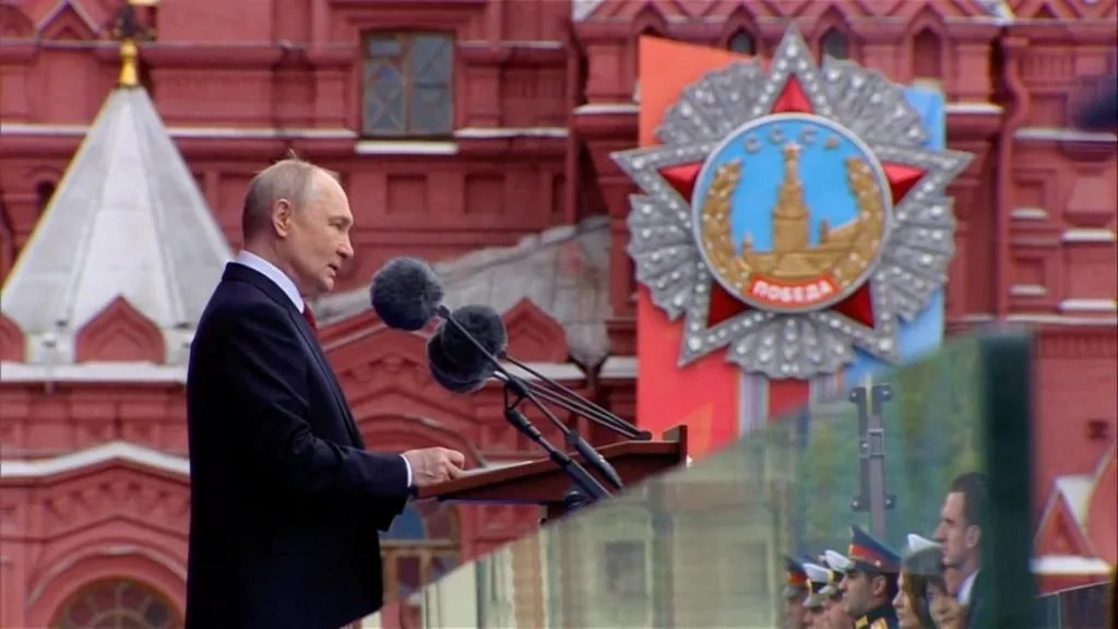 Putin sulmon NATO-n gjatë paradës së Ditës së Fitores në Moskë.