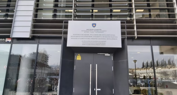 Ministria e Bujqësisë organizon konferencë për të ardhmen e sektorit të qumështit