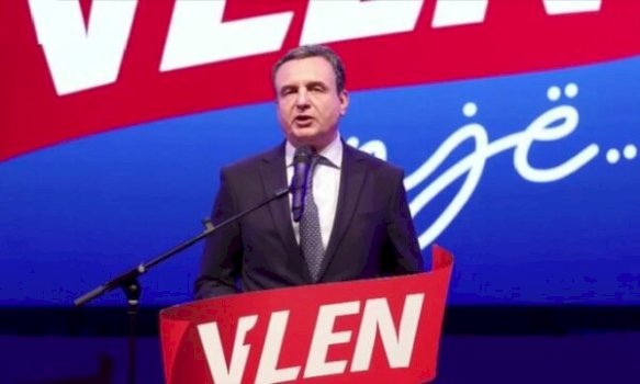 Në kongresin e VLEN në Shkup, Albin Kurti dhe Hristijan Mickoski u panë të ulur pranë njëri-tjetrit, duke shënuar një moment të rëndësishëm të bashkimit politik shqiptar në Maqedoninë e Veriut.