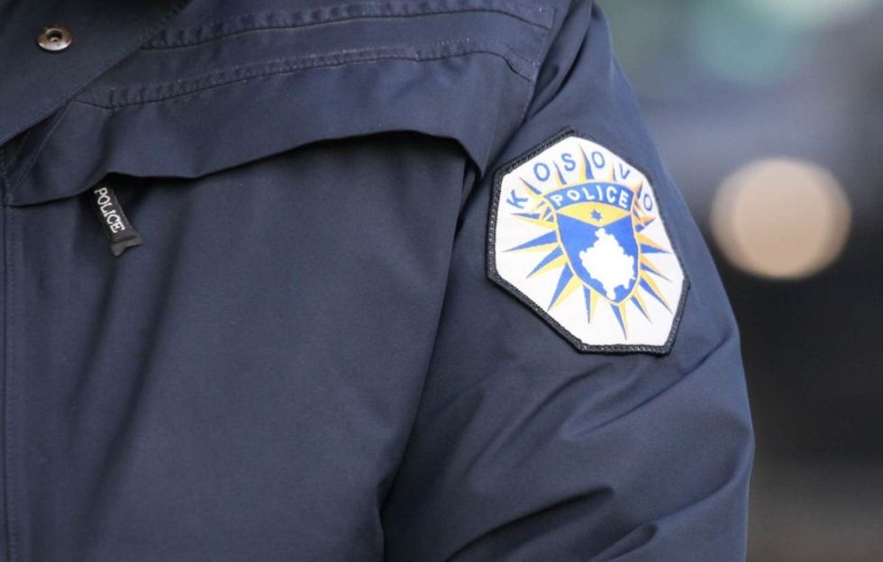 Një person është arrestuar nga Policia e Kosovës për hyrje ilegale në territorin e Kosovës me një veturë me targa franceze.