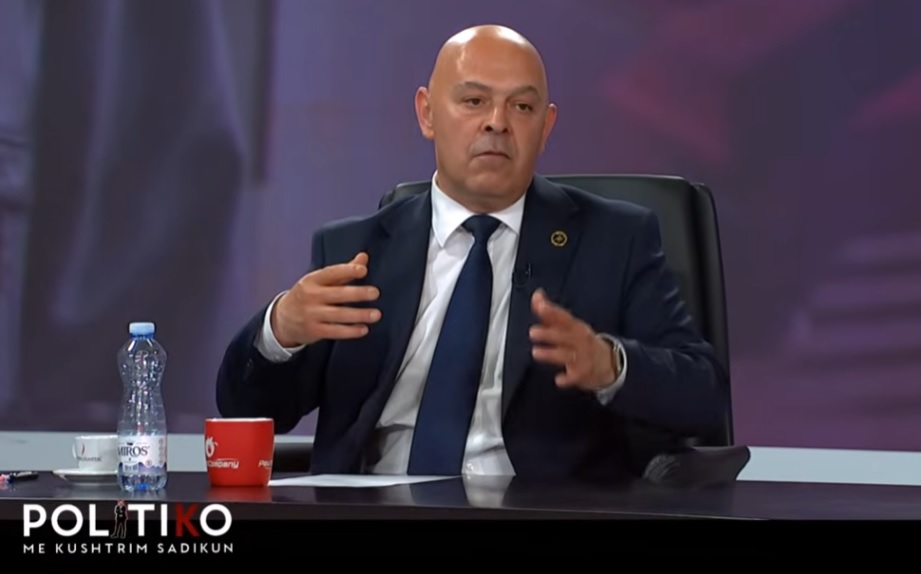 Ardian Gjini sfidon për debat televiziv, fton edhe Albin Kurtin
