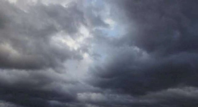 Moti i paqëndrueshëm me diell, vranësira dhe reshje shiu në Kosovë sot