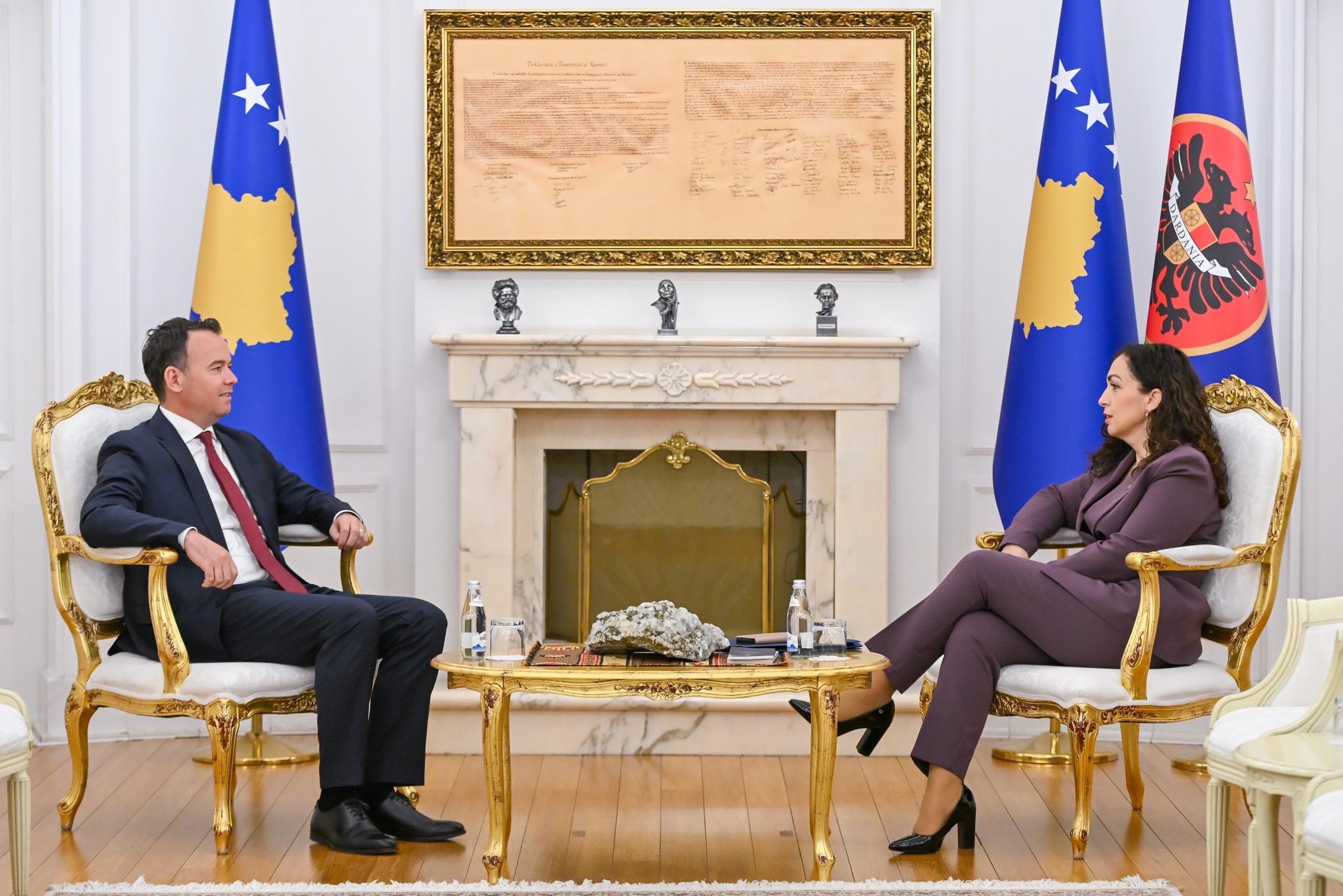 Faton Peci dhe Vjosa Osmani: Një rrugëtim politik që mund të kishte vazhduar së bashku