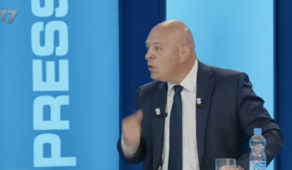 Ardian Gjini kundërshton lidhjen e çdo çështjeje me Serbinë në dialogun për Kosovën