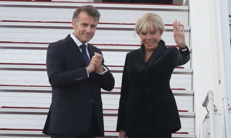 Mesazhet e fshehta dhe tensionet në çiftin Macron që tronditën Francën