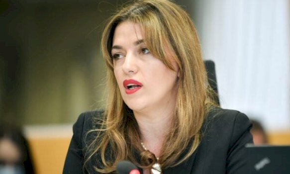 Sulmi në Skenderaj dhe thirrja për drejtësi nga Albulena Haxhiu