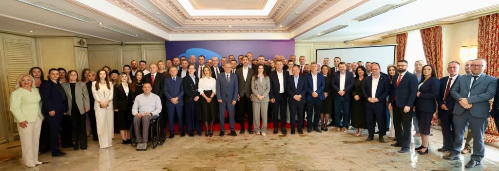 Bedri Hamza mobilizon kandidatët e PDK-së për zgjedhjet e 7 qershorit