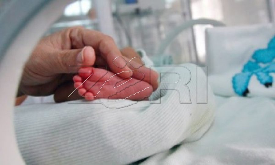Shqipëria në pikën kritike: më shumë vdekje se lindje në fillim të 2026-ës