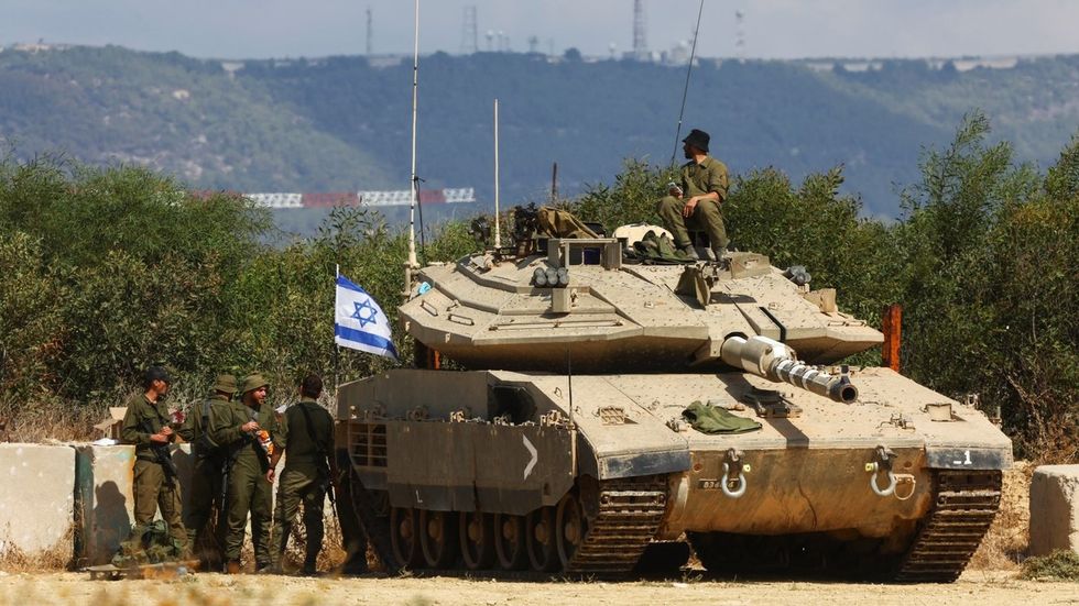 Hezbollahu ka sulmuar trupat izraelite me rreth 200 raketa gjatë fundjavës në Libanin jugor.