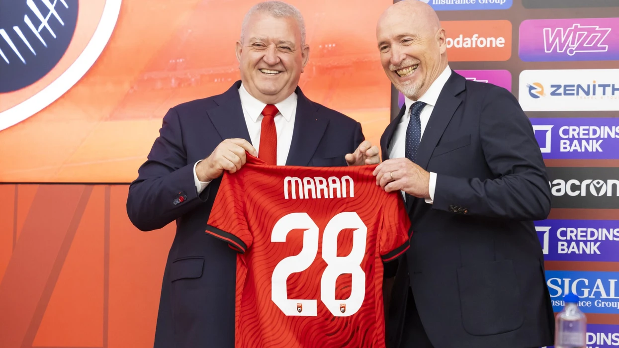 Rolando Maran ka firmosur një kontratë 1 vit e gjysmë si trajner i ri i Kombëtares shqiptare.