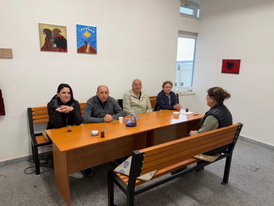 Punëtorët teknikë të shkollave “Asim Vokshi”, “Gjergj Fishta”, “Ismail Qemali” dhe “Hasan Prishtina” janë përfshirë në grevë në Prishtinë.