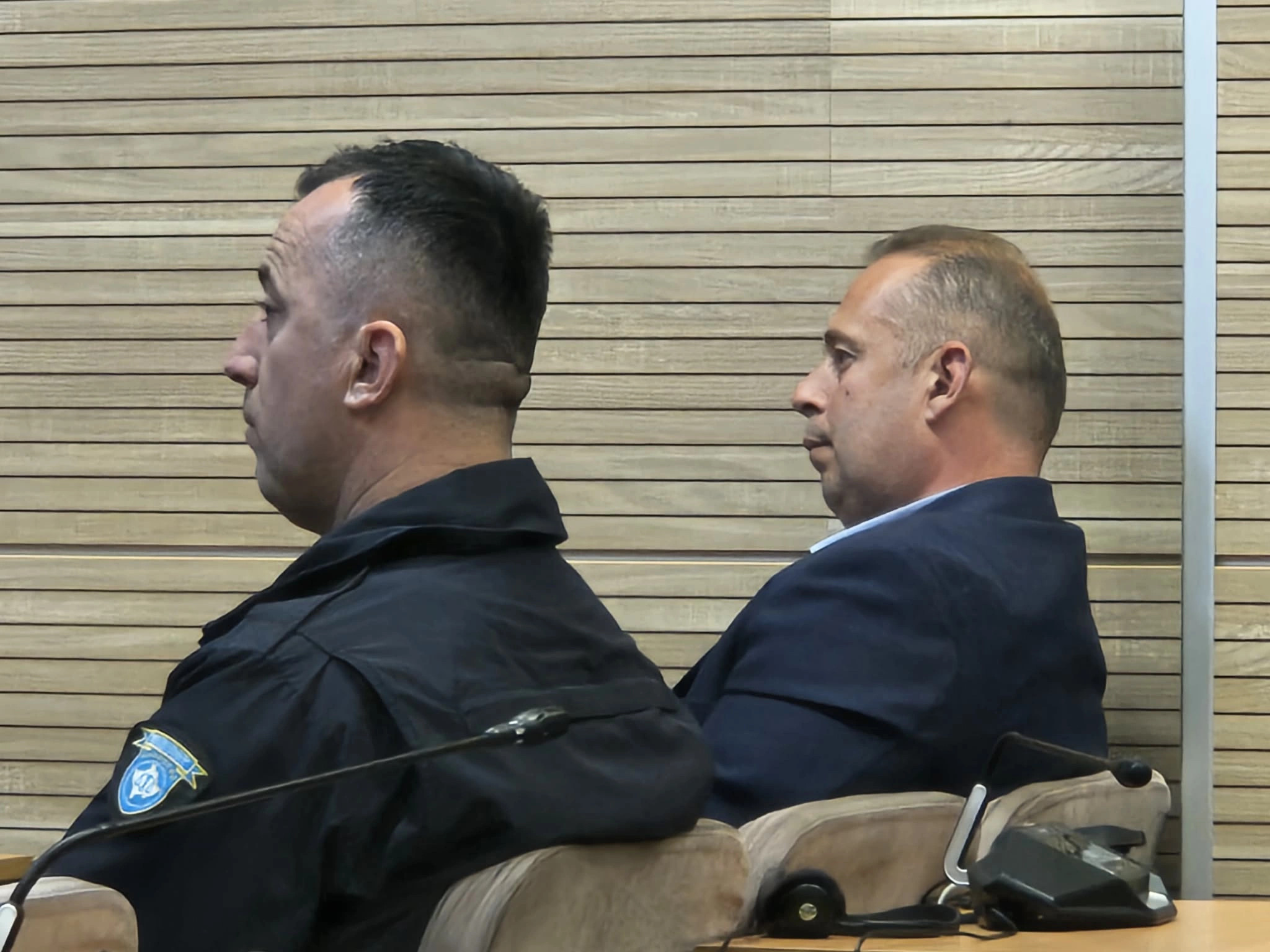 Gjykata Themelore e Prishtinës ka vendosur sekuestrimin e pasurisë së Bojan Jevtiqit, përfshirë 2 milionë dinarë serb, 10 mijë euro dhe 500 franga.