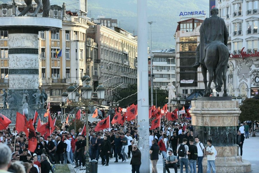Studentët shqiptarë në Tiranë paralajmërojnë protestë për mbështetje të kolegëve në Shkup