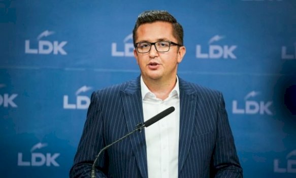 Mustafa për Vjosa Osmanin: Profesioniste dhe udhëheqëse e fuqishme në LDK