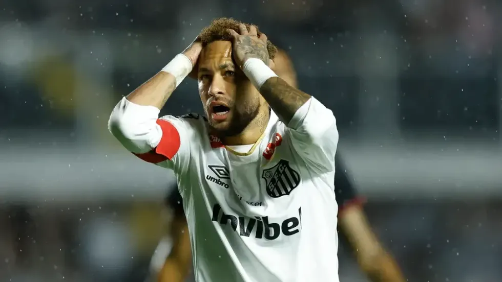 Neymar ka një edemë 2 milimetra në pulpën e këmbës së djathtë, konfirmuar nga departamenti mjekësor i Santosit.
