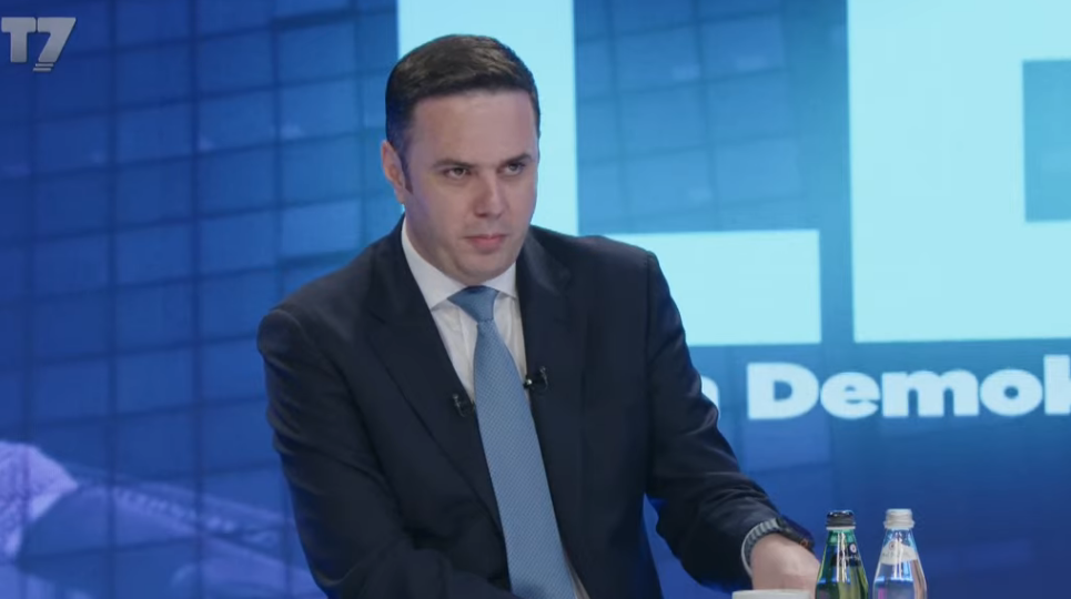 Rreziku i Kontrollit të Shtetit nga Një Person dhe Nevoja për Balancë Demokratike