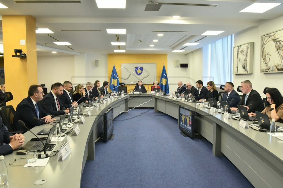 Qeveria nis ndihmën me kupona ushqimi dhe krijon komitet për projekte strategjike