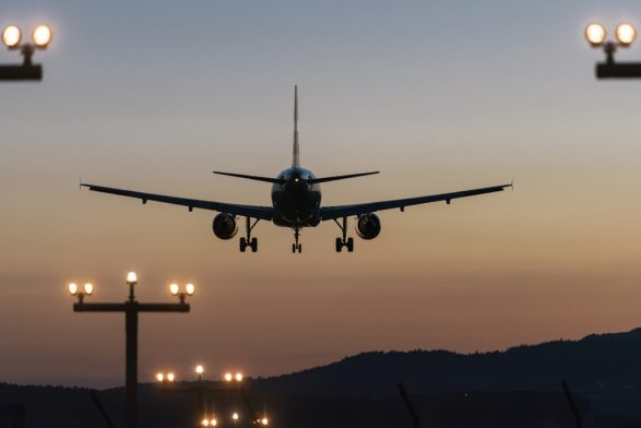 Alkooli dhe dhuna në fluturime: një sfidë në rritje për industrinë ajrore