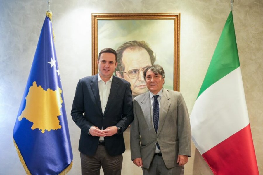 Takimi i Lumir Abdixhikut me ambasadorin italian për zgjedhjet dhe zhvillimet politike në Kosovë