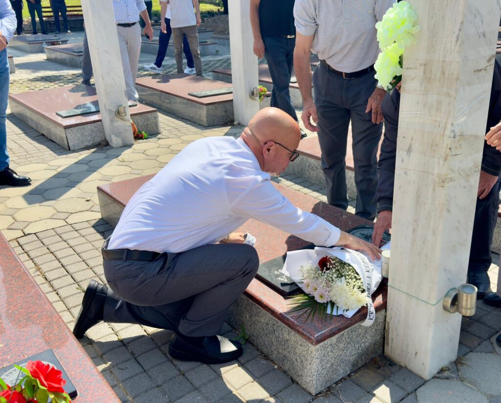 Kujtimi i përjetshëm i dëshmorëve të Rahovecit në 27-vjetorin e rënies së tyre