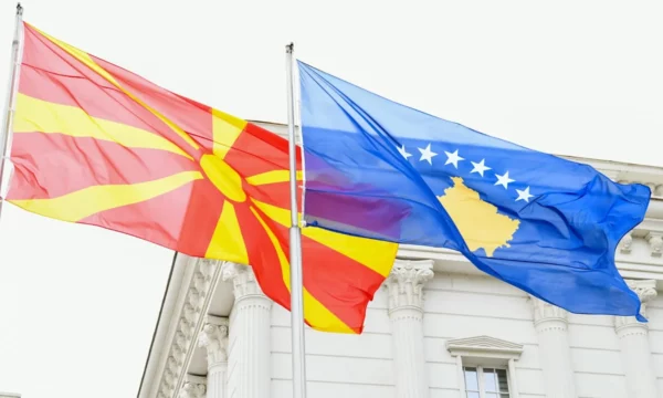 Dy kosovarë në paraburgim në Maqedoni për kontrabandim emigrantësh nga Egjipti