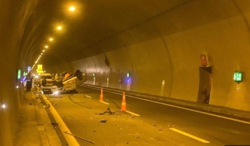 Përplasja në hyrje të tunelit të Kalimashit: të paktën tre të lënduar në aksidentin e Rrugës së Kombit