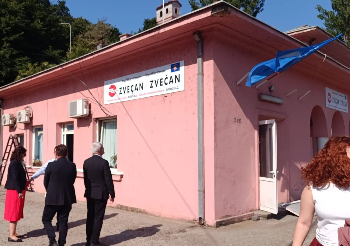 Kosova merr nën kontroll stacionin hekurudhor në Zveçan, duke i dhënë fund strukturave ilegale sipas ministrit Sveçla.