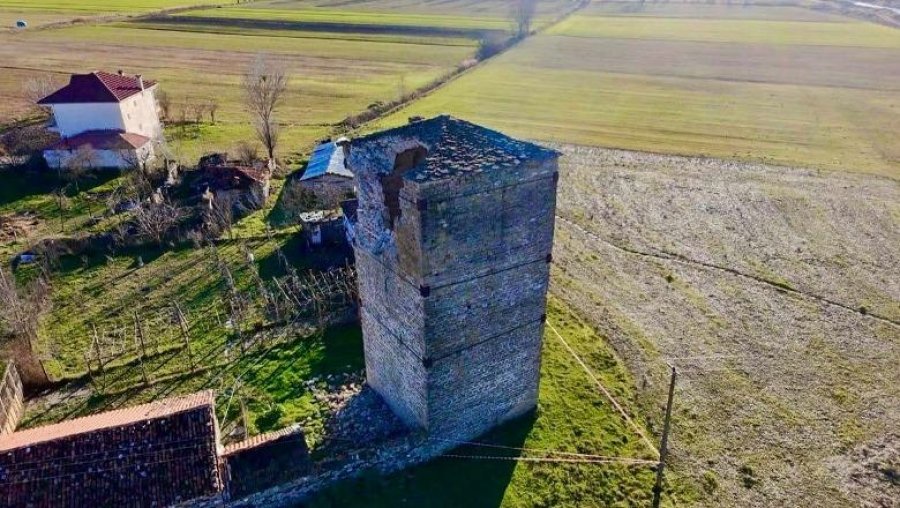 Ministri Blendi Gonxhja përcolli pamje nga puna për restaurimin e Kullës së Turanit.