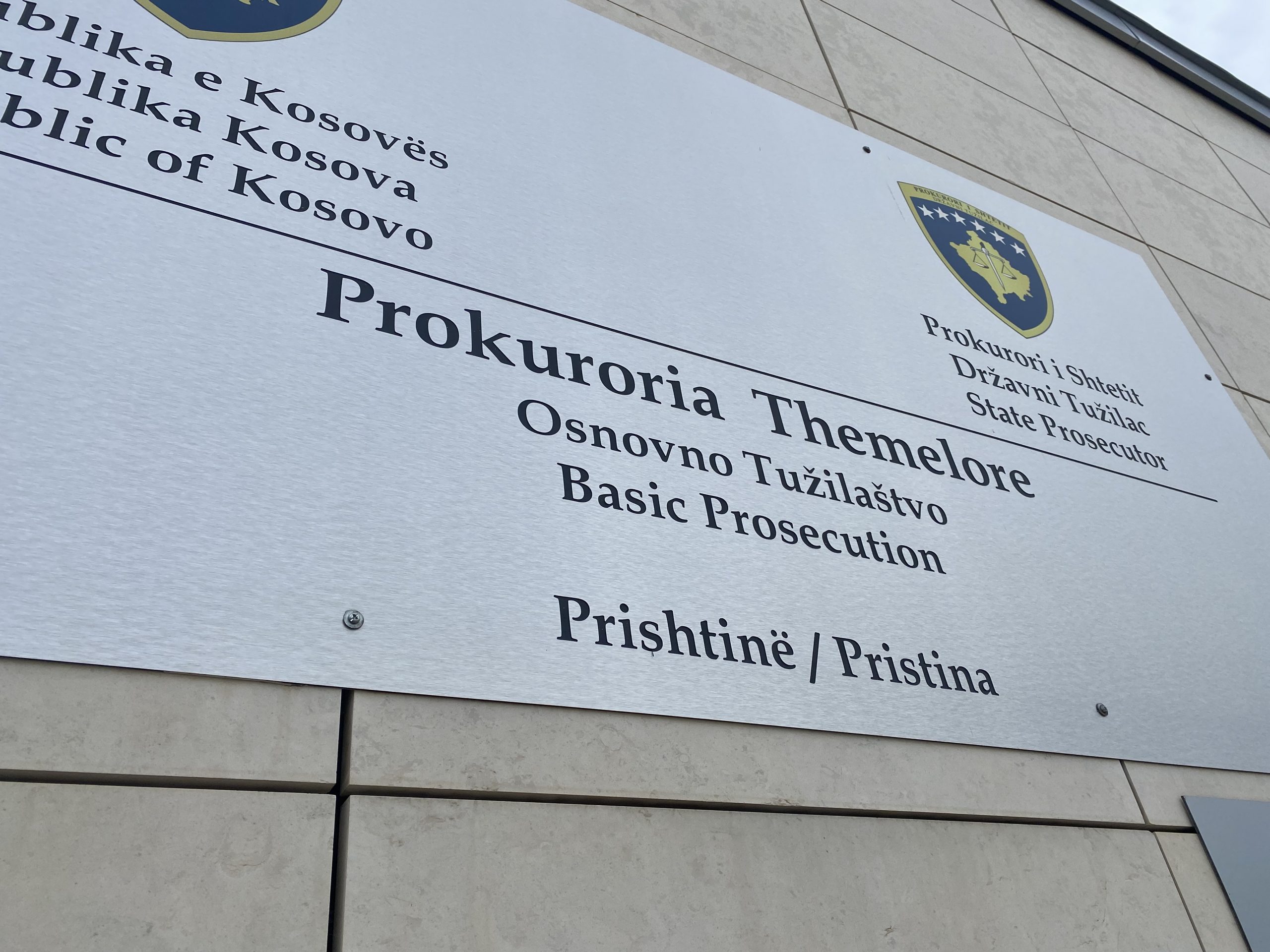 Akuzat për terrorizëm në Prishtinë: Përplasje mes Prokurorisë dhe Mbrojtjes në Gjykatë