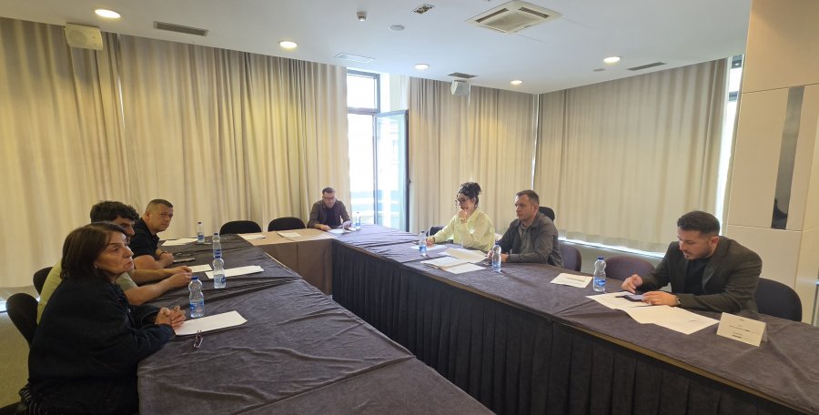 KMSHK shqyrton 11 ankesa dhe gjen shkelje në media për raportim dhe privatësi