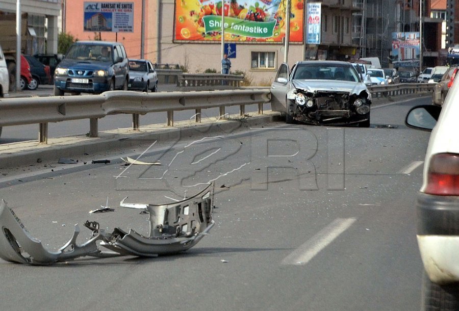 Dy aksidente me fatalitet dhe mbi 60 ngjarje në trafik brenda 24 orëve në Kosovë