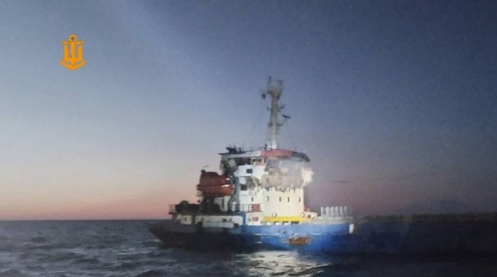 Dronë rusë sulmojnë anijet tregtare në Detin e Zi, dy të plagosur gjatë evakuimit