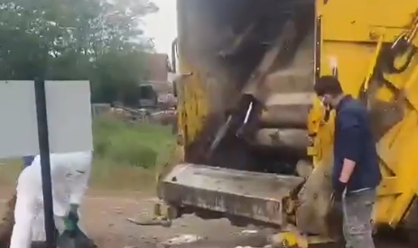 Mbetjet e kurbanëve shkaktojnë ndotje në tregun e kafshëve në Podujevë