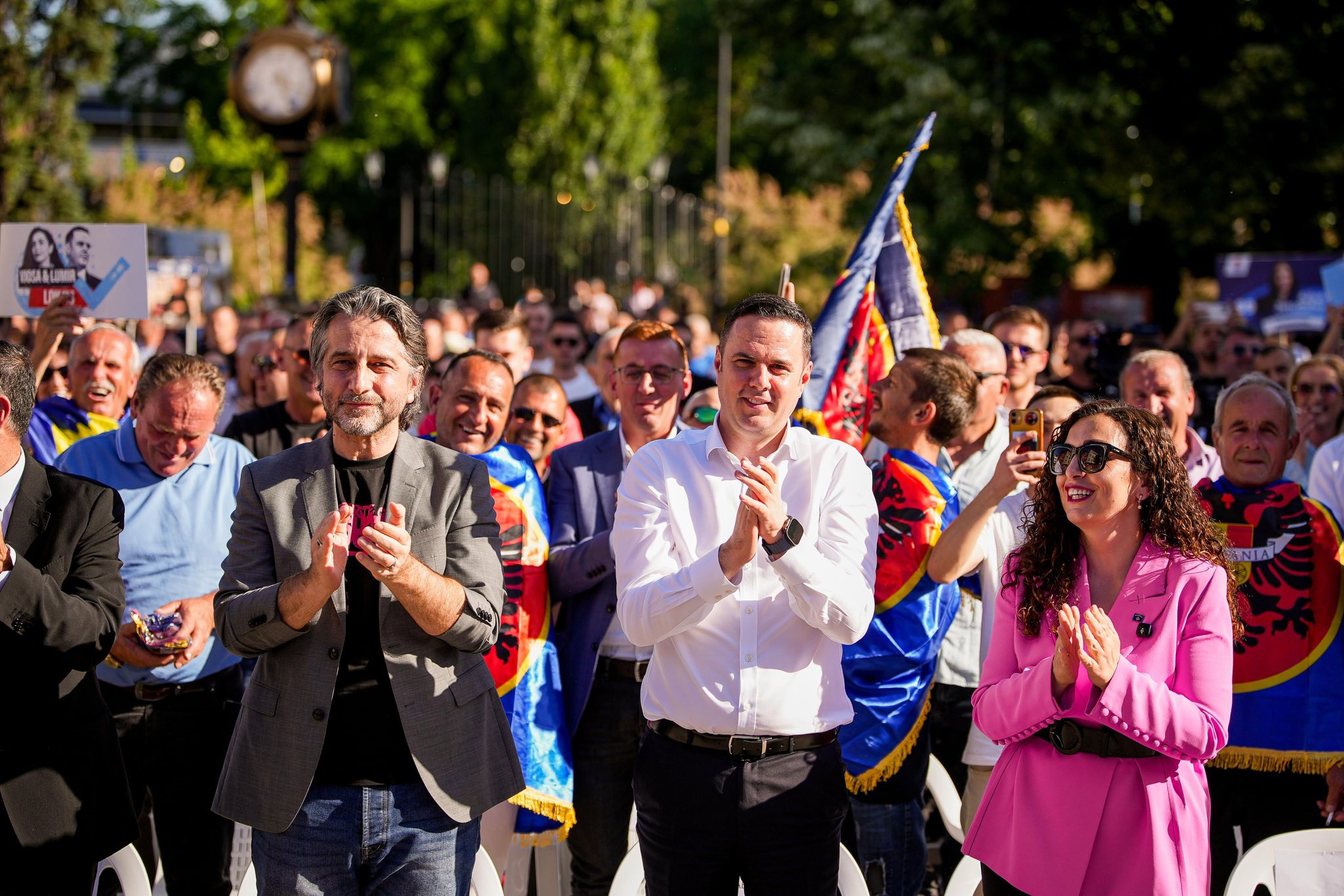 Vjosa Osmani falënderon qytetarët e Pejës pas tubimit për zgjedhjet