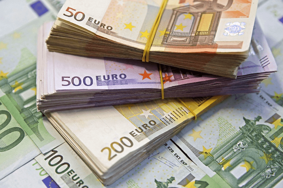 Nga 1 qershori 2026 në Kosovë ndalohet pagesa kesh mbi 2,000 euro ndërmjet bizneseve dhe individëve.