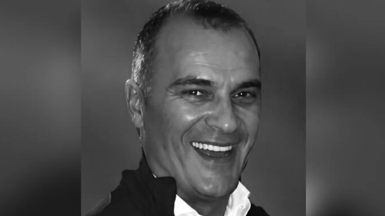 Aleksandar Neshoviq rezulton të ketë qenë i arratisur nga burgu në Zvicër para ekzekutimit në Beograd.