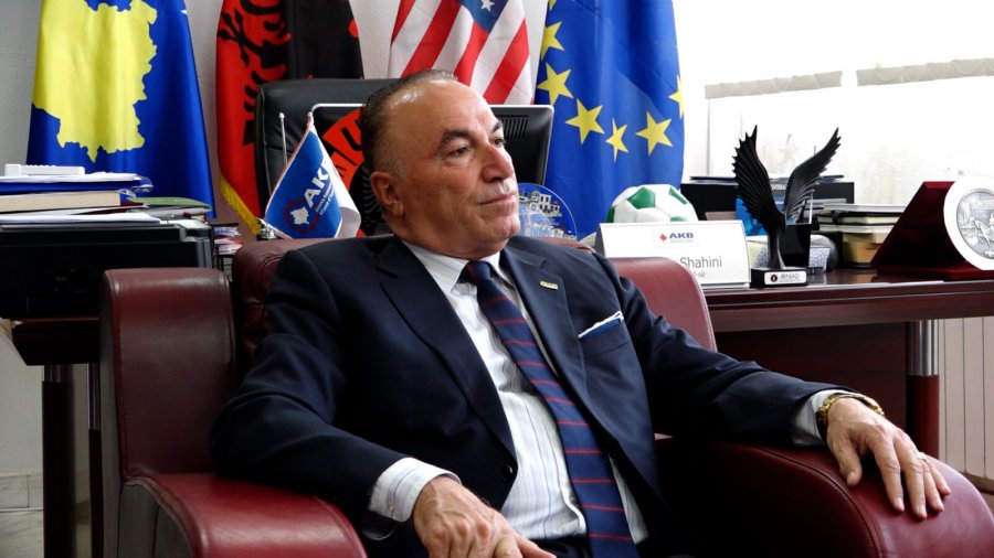 Kufizimi i pagesave cash mbi 2 mijë euro ndez debate për ndikimin tek konsumatorët dhe diaspora