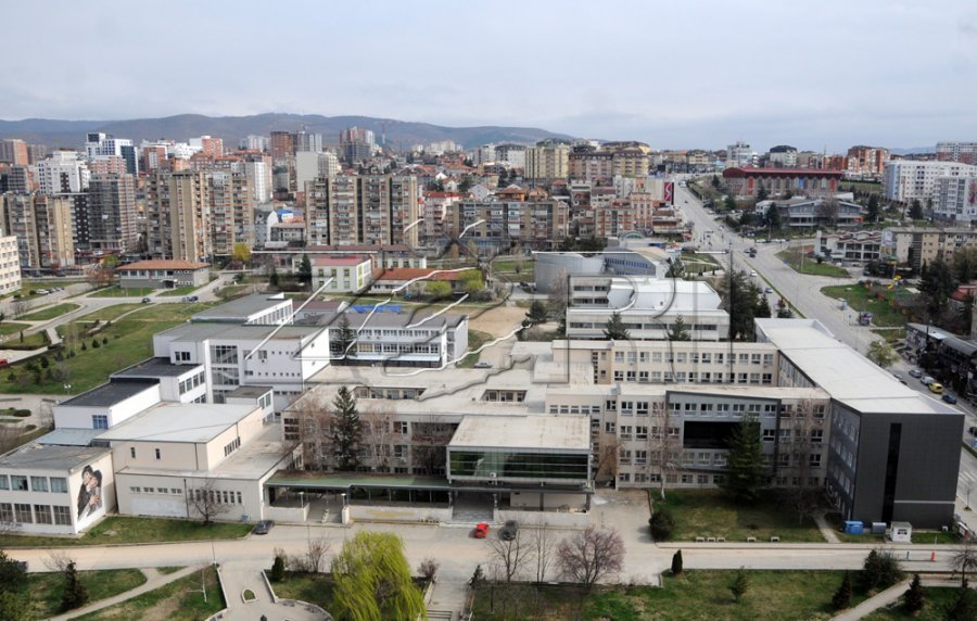 Punëtorët e sigurimit fizik në UP kanë nisur grevën si protestë ndaj pagave të ulëta dhe kushteve të punës.
