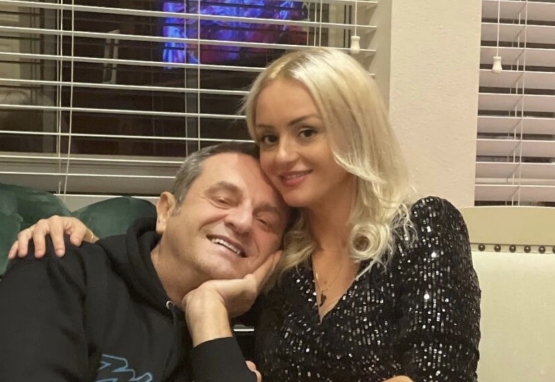 Sinan Vllasaliu feston 40-vjetorin e vajzës me një dedikim prekës