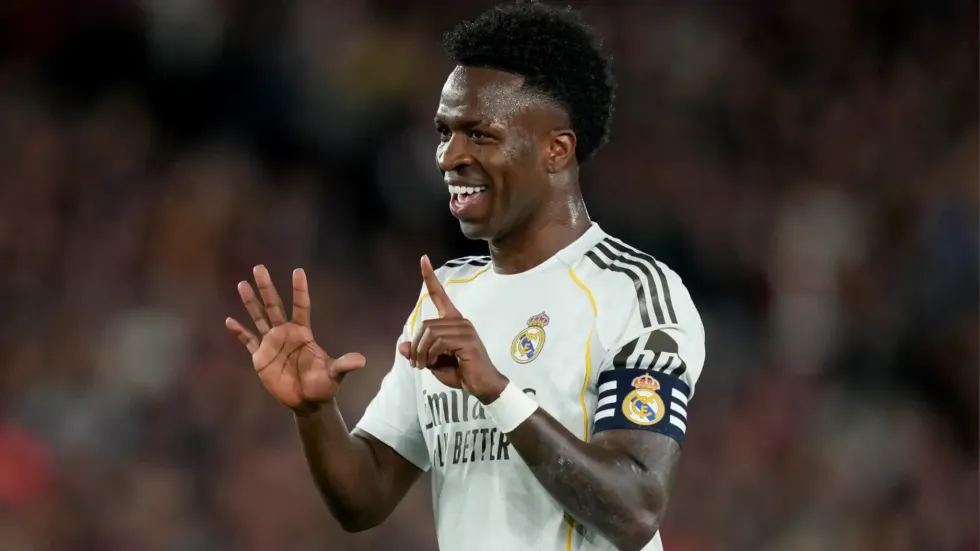 E ardhmja e Vinicius Junior te Real Madrid mbetet në pritje pas ndalimit të bisedimeve