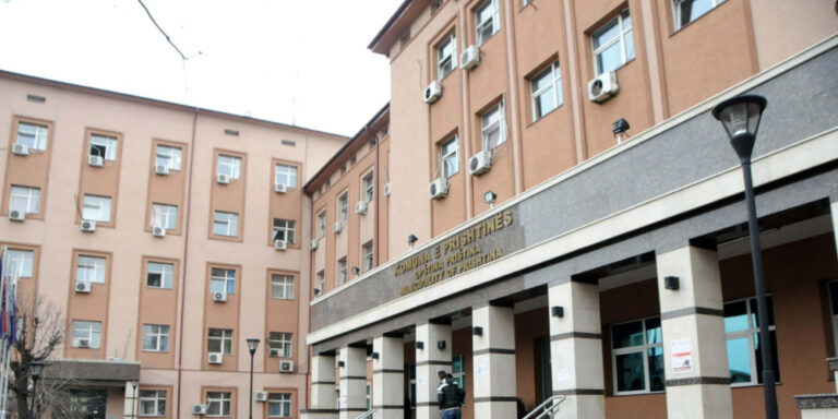 Kundërshtimet ndaj tarifës së hyrjes në Prishtinë: A është kjo masa diskriminuese?