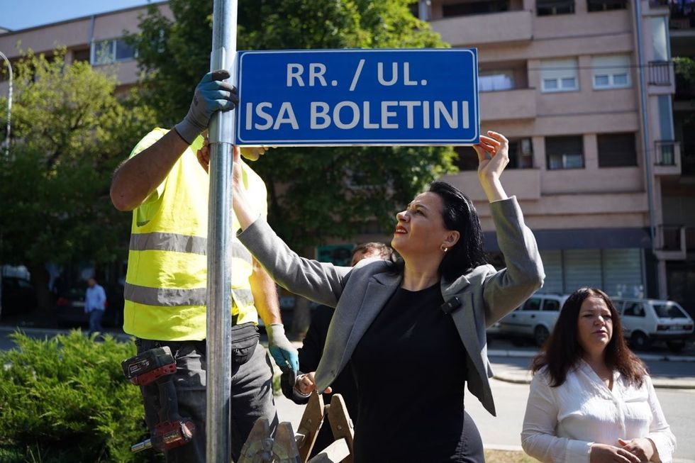 Pacolli mbrojti vendosjen e emrave Isa Boletini dhe Zoran Gjingjiq në rrugët e Mitrovicës së Veriut duke theksuar se veriu është pjesë e Kosovës.