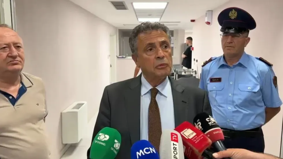 Vizita e ambasadorit Durmishi në spitalin e Lezhës pas tragjedisë në Shëngjin