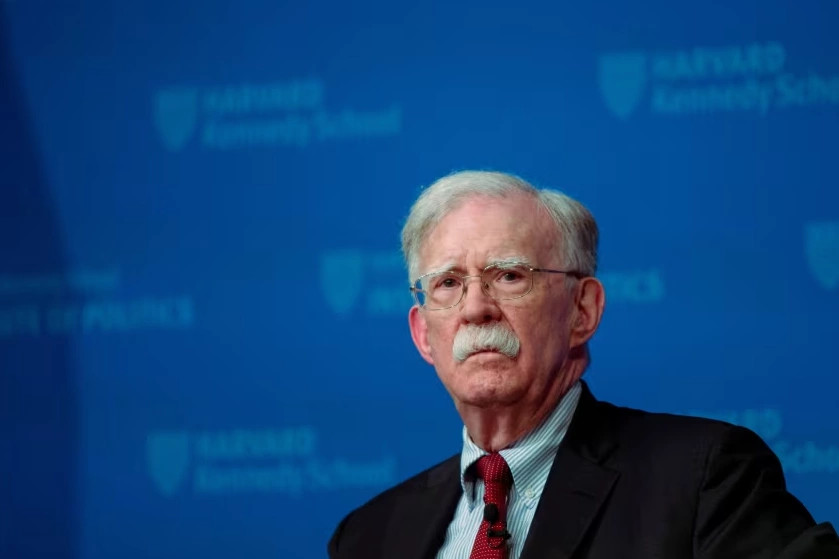 John Bolton pranon fajësinë për keqmenaxhimin e dokumenteve sekrete dhe do të paguajë mbi 2 milionë dollarë gjobë.