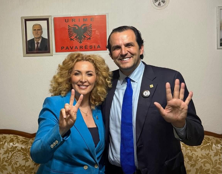 Ukë Rugova dhe Albena Reshitaj bashkë në fushatë, me simbolikën e numrit 7