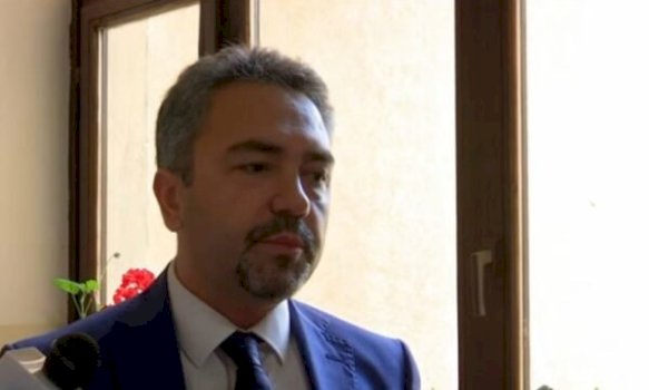 Nis votimi në Kosovë, Radoniqi fton qytetarët të votojnë masivisht