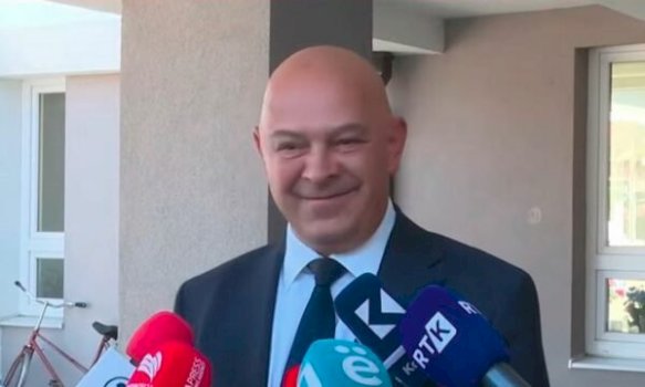 Ardian Gjini thërret qytetarët të marrin fatin e Kosovës në dorë