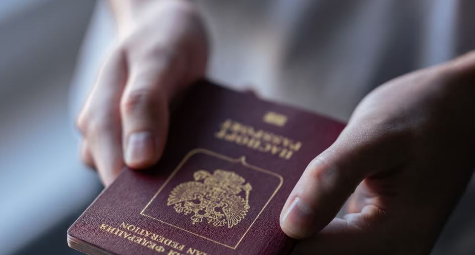 Rritja e shtetasve rusë me pasaporta serbe, shqetësim për sigurinë e BE-së
