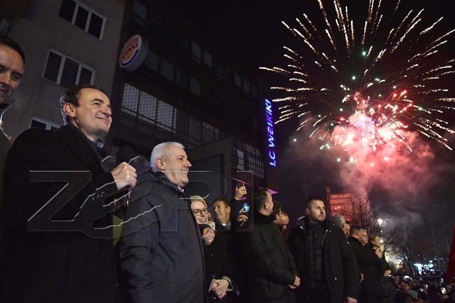 Festë madhështore e Vetëvendosjes sonte në Sheshin Skënderbeu me Albin Kurtin