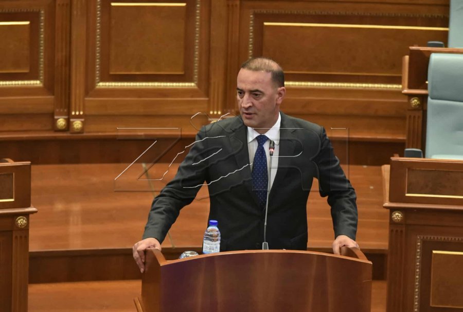 Daut Haradinaj konfirmon dorëheqjen nga mandati i deputetit dhe uron Ardian Gjinin për suksesin.